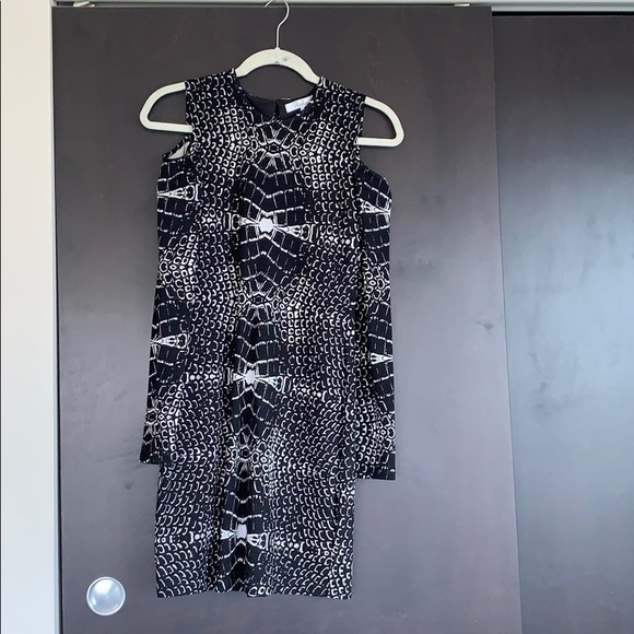 Black form fitting snakeskin Parker dress - Picture 1 of 5